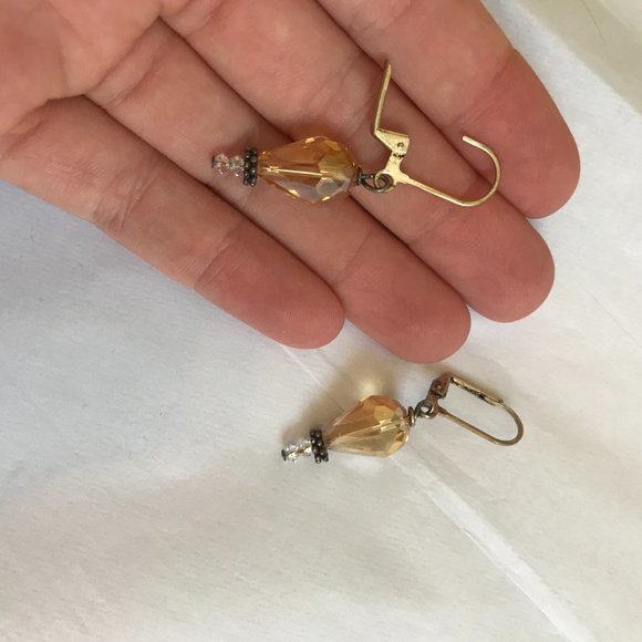 3/$15 Vintage Gold Earrings - Picture 4 of 4